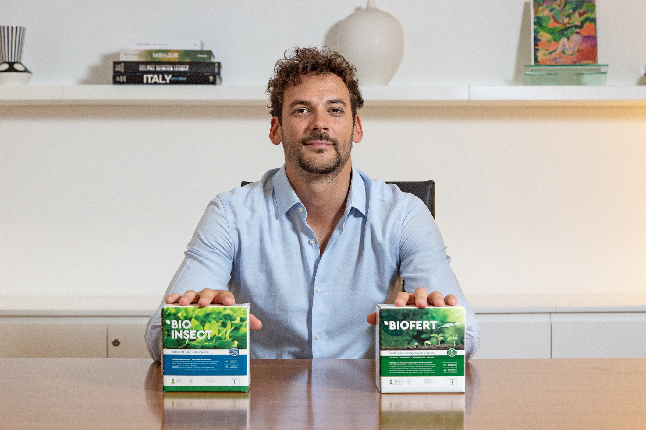 Joaquín Basanta, presidente de Agro Sustentable, presenta los productos BIOINSECT y BIOFERT, desarrollos orgánicos para una agricultura sustentable.